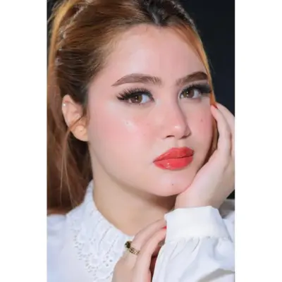 عدسات Latte من فريش ليدي بلون بني فاتح طبيعي