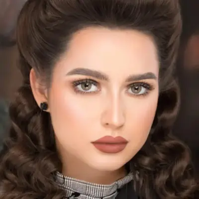 عدسات Naturèl La Hazel لون عسلي طبيعي