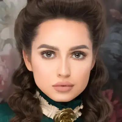 "عدسات لون أخضر طبيعية وجذابة"