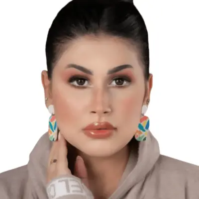 عدسات URBANLAYER Siri Brown بلون بني طبيعي