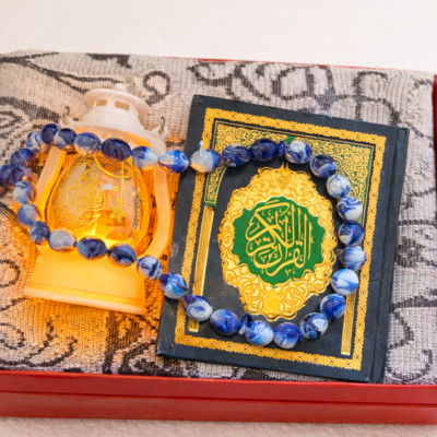 طقم تهادوا تحابوا رمضاني متكامل ✨  مصحف + سجادة + سبحة + فانوس مضيء هدية راقية تدخل البهجة وتنفع كل بيت 🌙
