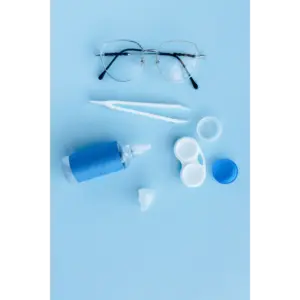 أخطاء استخدام العدسات اللاصقة
